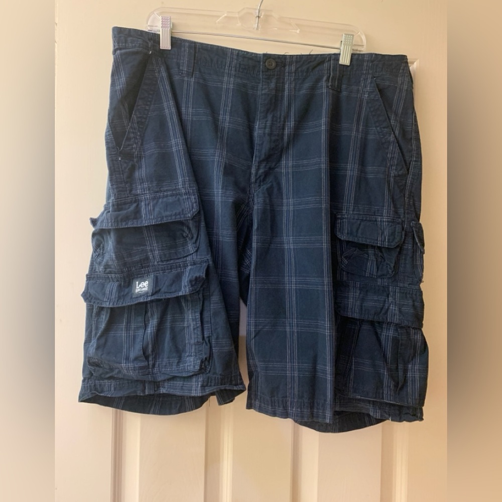 Lee Men's Dark Blue Plaid Cargo Shorts